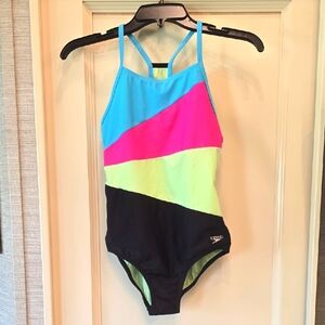 Speedo Girls One Piece Swimsuit. NWT. Sz 16